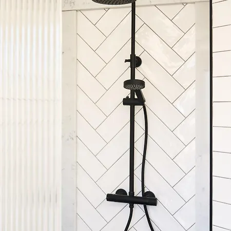 Отель The Трали